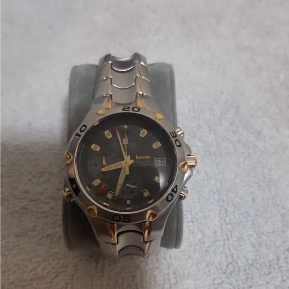 Bulova watch - Picture 1 of 5